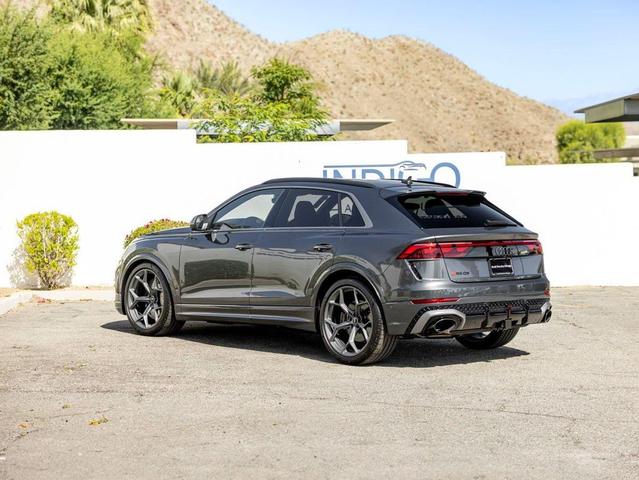 Photo of 2025 Daytona Gray Audi RS Q8