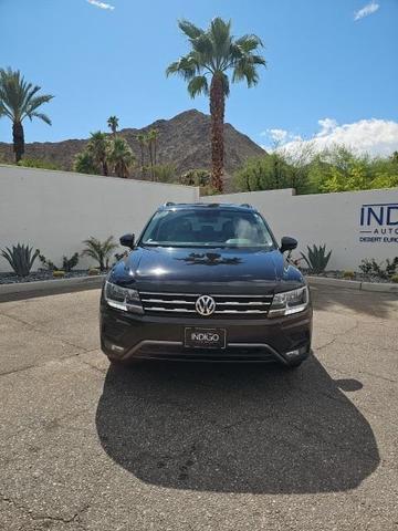 Photo of 2018 Deep Black Pearl Metallic Volkswagen Tiguan
