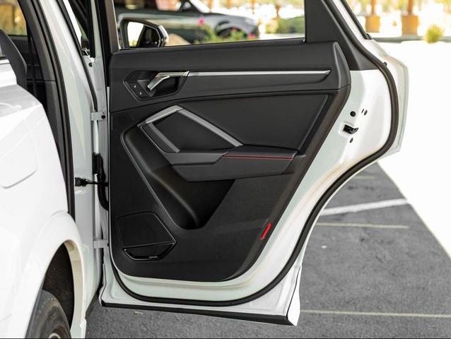 Photo of 2025 White Audi Q3