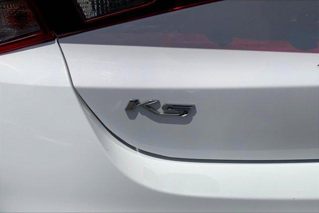 Photo of 2021 Glacial White Pearl Kia K5
