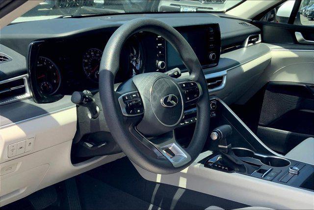 Photo of 2021 Glacial White Pearl Kia K5
