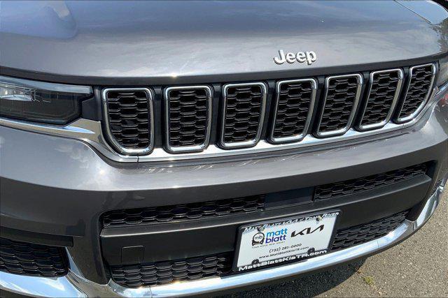 Photo of 2022 Baltic Gray Metallic Clearcoat Jeep Grand Cherokee L