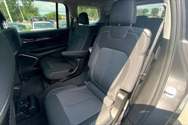 Photo of 2022 Baltic Gray Metallic Clearcoat Jeep Grand Cherokee L