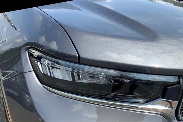 Photo of 2022 Baltic Gray Metallic Clearcoat Jeep Grand Cherokee L