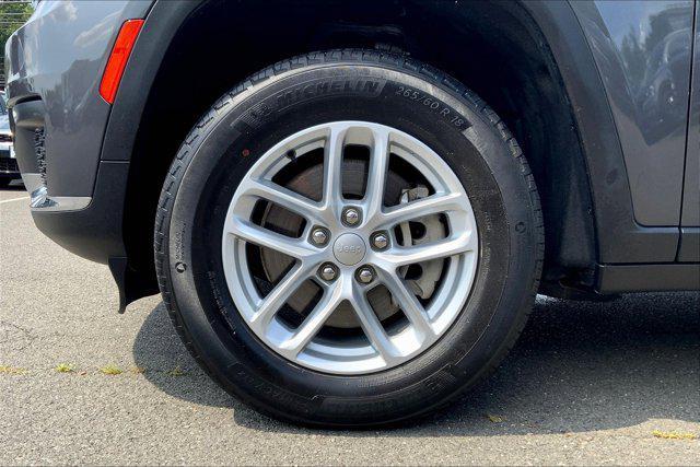 Photo of 2022 Baltic Gray Metallic Clearcoat Jeep Grand Cherokee L