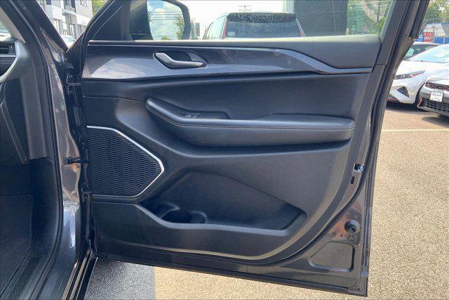 Photo of 2022 Baltic Gray Metallic Clearcoat Jeep Grand Cherokee L