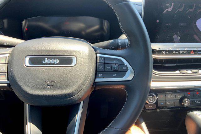 Photo of 2022 Bright White Clearcoat Jeep Compass