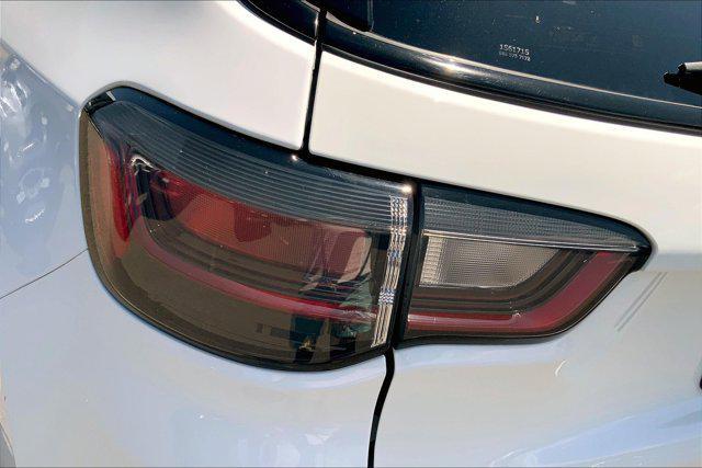 Photo of 2022 Bright White Clearcoat Jeep Compass