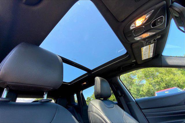 Photo of 2022 Bright White Clearcoat Jeep Compass
