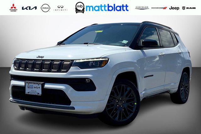 Photo of 2022 Bright White Clearcoat Jeep Compass