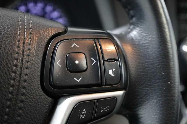 Photo of 2019 Celestial Silver Metallic Toyota Sienna