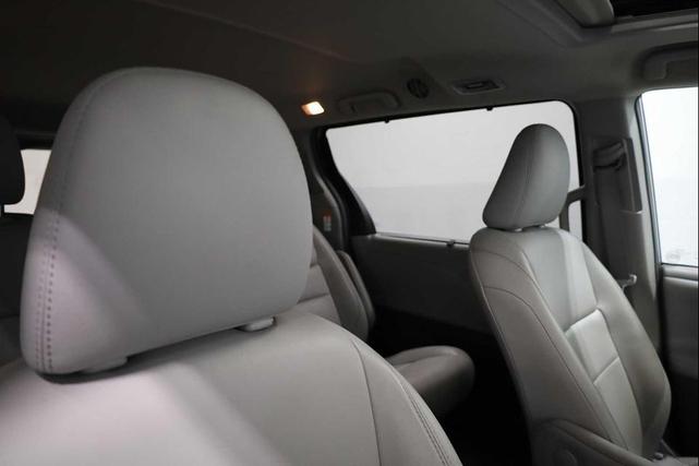 Photo of 2019 Celestial Silver Metallic Toyota Sienna