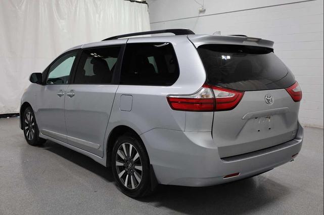 Photo of 2019 Celestial Silver Metallic Toyota Sienna