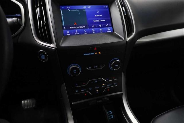 Photo of 2019 Agate Black Metallic Ford Edge