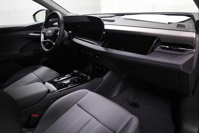 Photo of 2025 Gray Audi Q6 e-tron