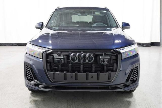 Photo of 2025 Waitomo Blue Metallic Audi Q7
