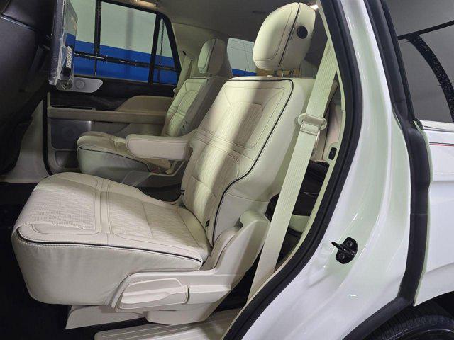 Photo of 2020 PRISTINE WHITE Lincoln Navigator