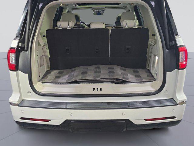 Photo of 2020 PRISTINE WHITE Lincoln Navigator
