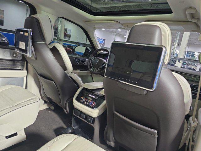 Photo of 2020 PRISTINE WHITE Lincoln Navigator