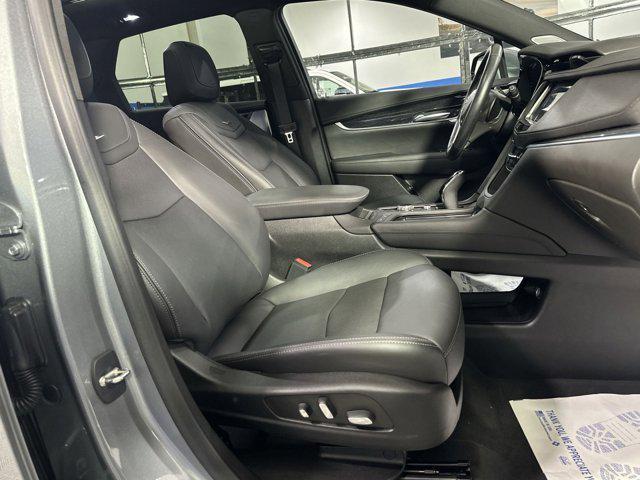 Photo of 2023 Argent Silver Metallic Cadillac XT5