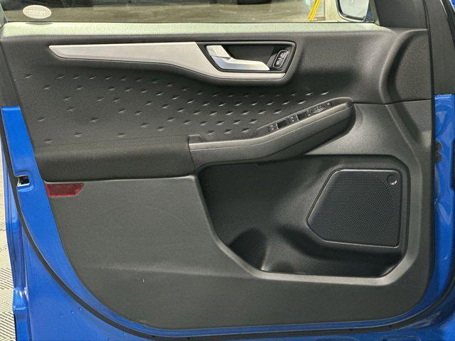 Photo of 2020 VELOCITY BLUE METALLIC Ford Escape