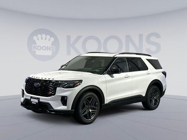 Photo of 2025 Star White Metallic Tri-Coat Ford Explorer