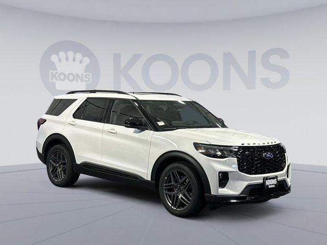 Photo of 2025 Star White Metallic Tri-Coat Ford Explorer