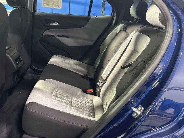 Photo of 2022 Blue Glow Metallic Chevrolet Equinox
