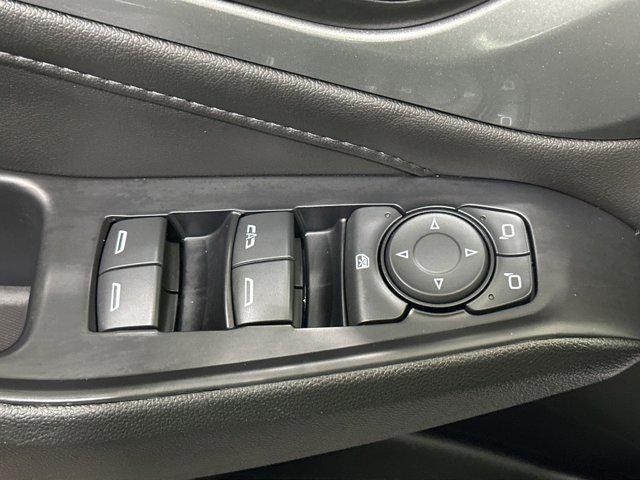 Photo of 2022 Silver Ice Metallic Chevrolet Traverse