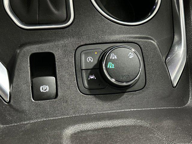 Photo of 2022 Silver Ice Metallic Chevrolet Traverse