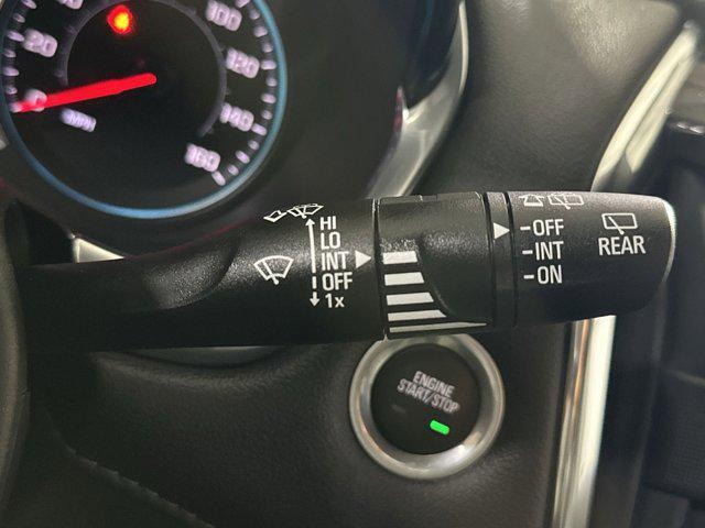 Photo of 2022 Silver Ice Metallic Chevrolet Traverse