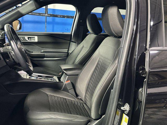 Photo of 2020 AGATE BLACK METALLIC Ford Explorer