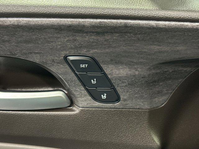 Photo of 2020 Shimmering Silver Pearl Hyundai SANTA FE