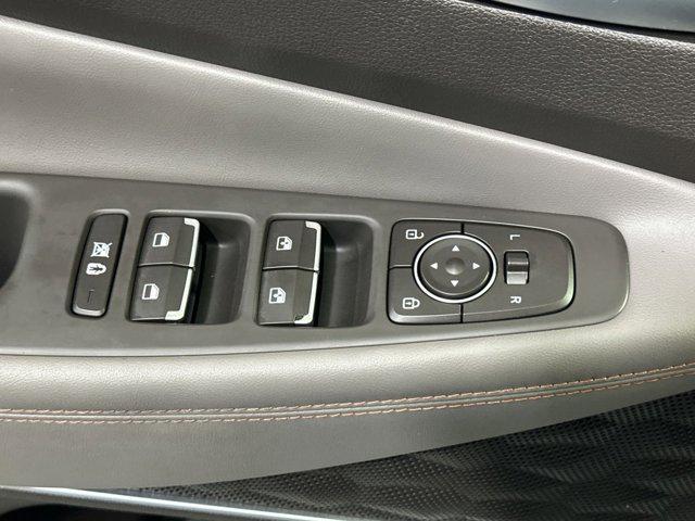 Photo of 2020 Shimmering Silver Pearl Hyundai SANTA FE