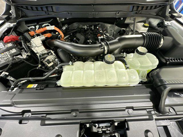 Photo of 2025 STAR WHITE METALLIC TRICOAT Ford F-150