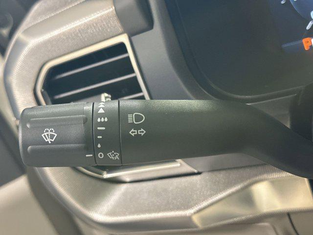 Photo of 2025 STAR WHITE METALLIC TRICOAT Ford F-150