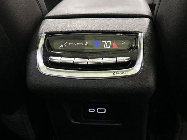 Photo of 2023 Crystal White Tricoat Cadillac XT6