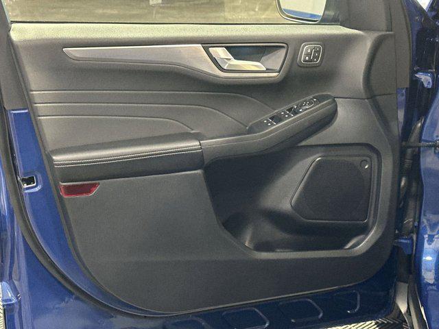 Photo of 2022 ATLAS BLUE METALLIC Ford Escape