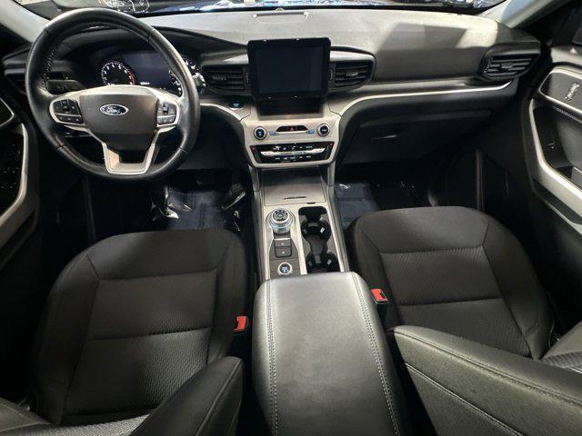 Photo of 2022 ATLAS BLUE METALLIC Ford Explorer