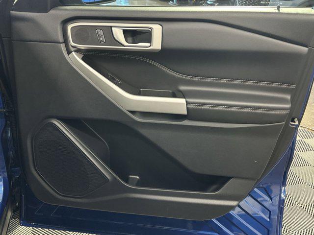 Photo of 2022 ATLAS BLUE METALLIC Ford Explorer