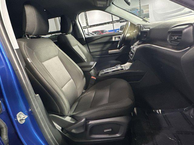 Photo of 2022 ATLAS BLUE METALLIC Ford Explorer