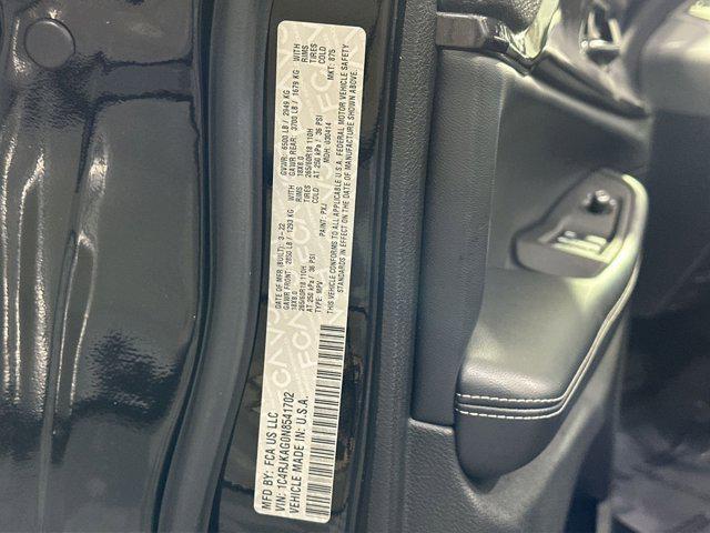 Photo of 2022 Diamond Black Crystal Pearlcoat Jeep Grand Cherokee L