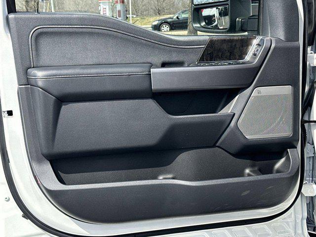 Photo of 2025 STAR WHITE Ford F-250