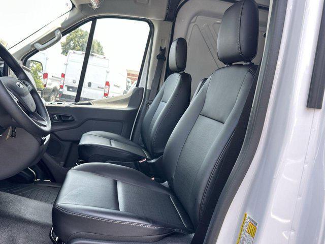 Photo of 2025 OXFORD WHITE Ford Transit-250