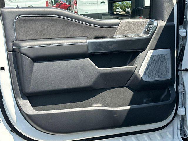 Photo of 2025 Oxford White Ford F-250