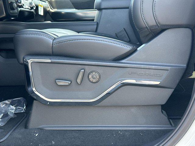 Photo of 2025 Oxford White Ford F-250