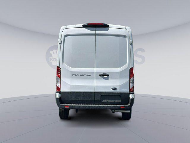 Photo of 2025 OXFORD WHITE Ford Transit-250