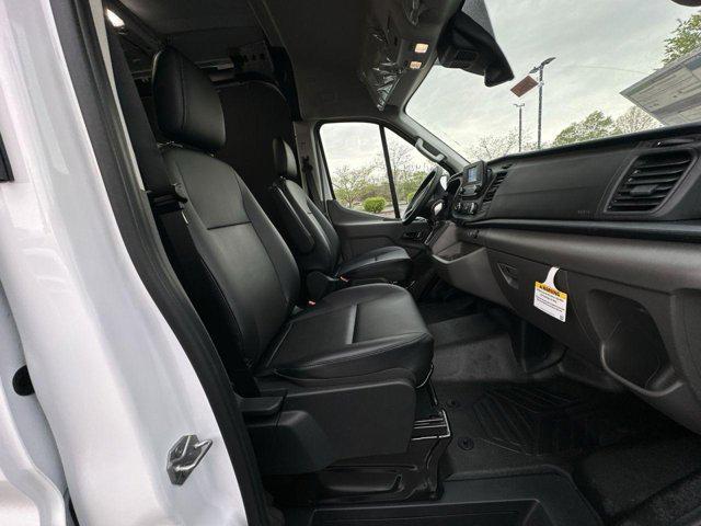 Photo of 2025 OXFORD WHITE Ford Transit-250
