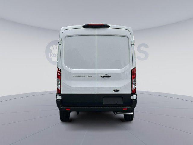 Photo of 2025 OXFORD WHITE Ford Transit-250