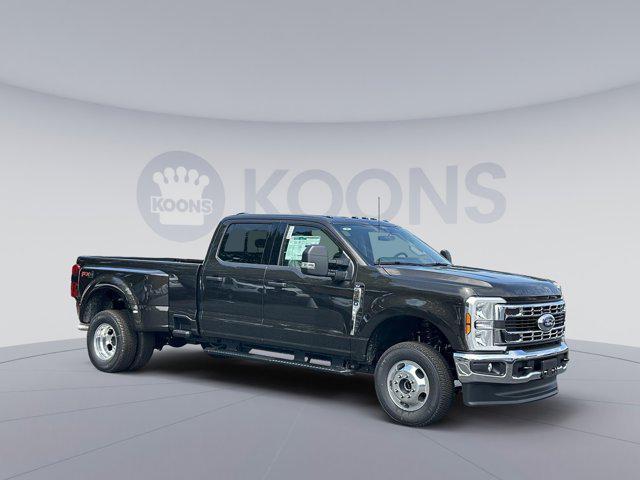 Photo of 2025 Darkened Bronze Metallic Ford F-350